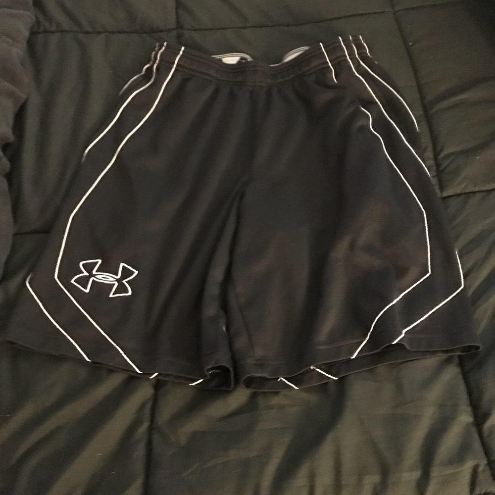 Under Armour shorts (medium) (new)